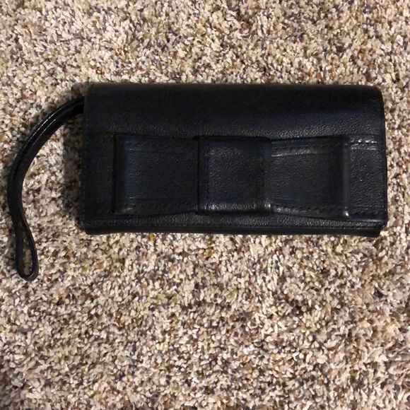 Kate Spade Bow Wallet/Wristlet - Picture 1 of 7